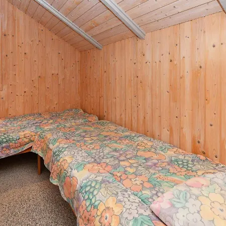 Otel 6 Person In Ansager